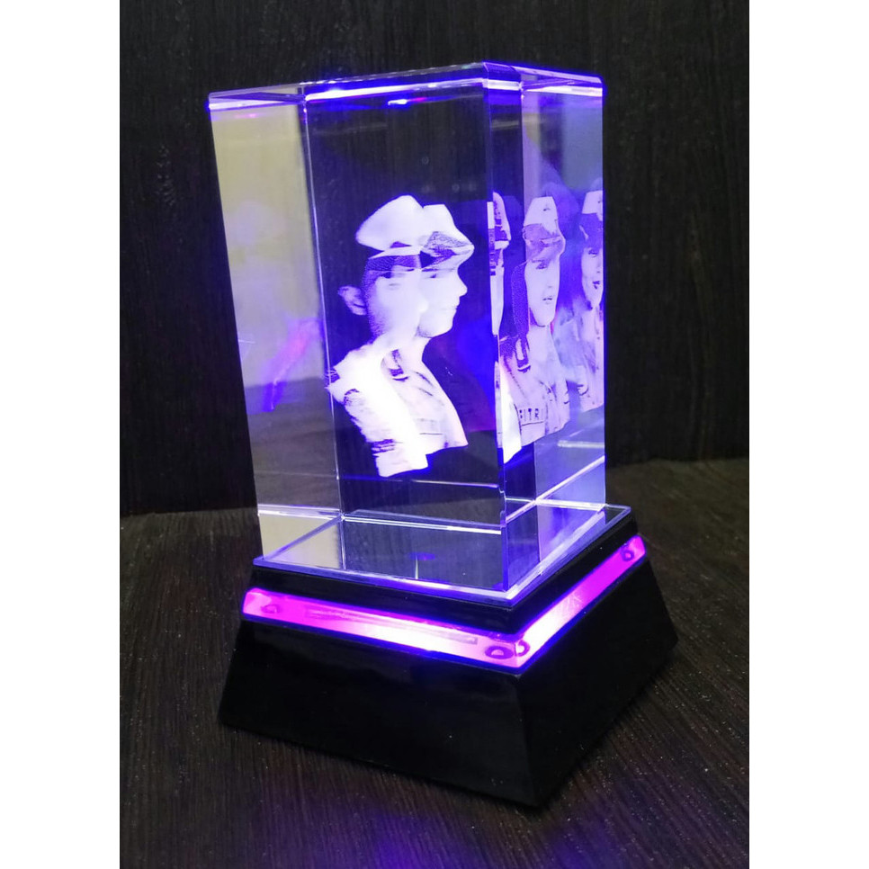 

PROMO! Kristal Balok Laser Grafir Photo 2D (photo sendiri) plus kaki lampu