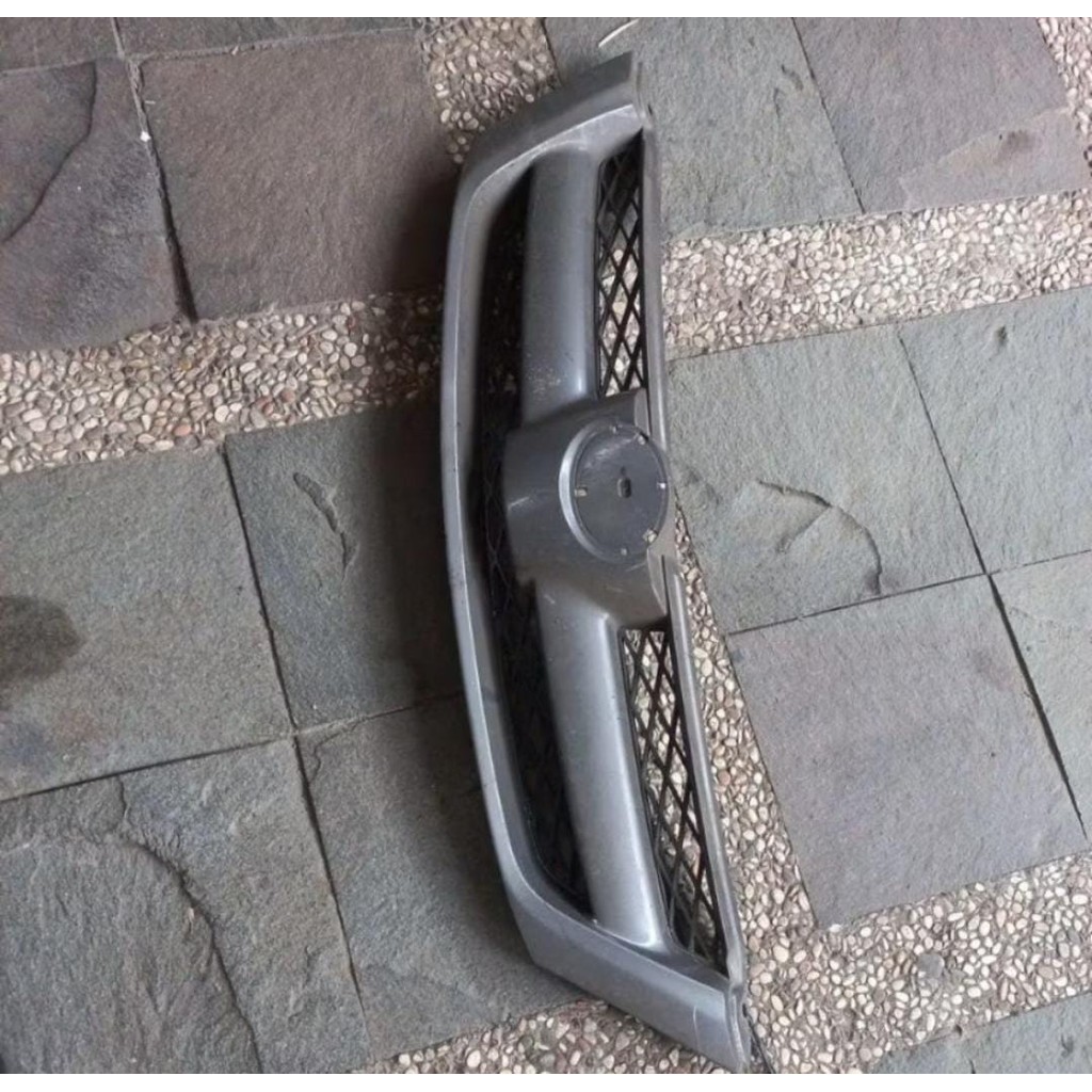 grill toyota innova 2004-2008 original