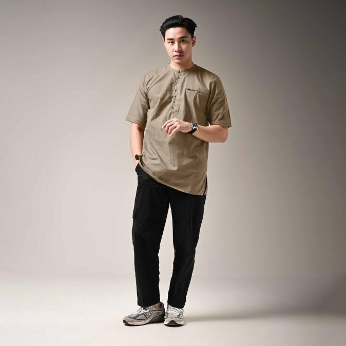 Sale Saih Khaki By Kaum Adam - Kemeja Koko Modern Lengan Pendek