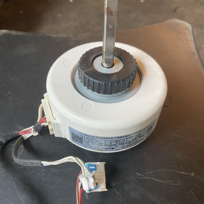 MOTOR FAN AC SHARP UCY COPOTAN ORIGINAL