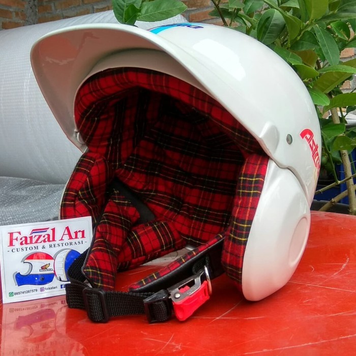 Helm Astrea Grand Busa Motif