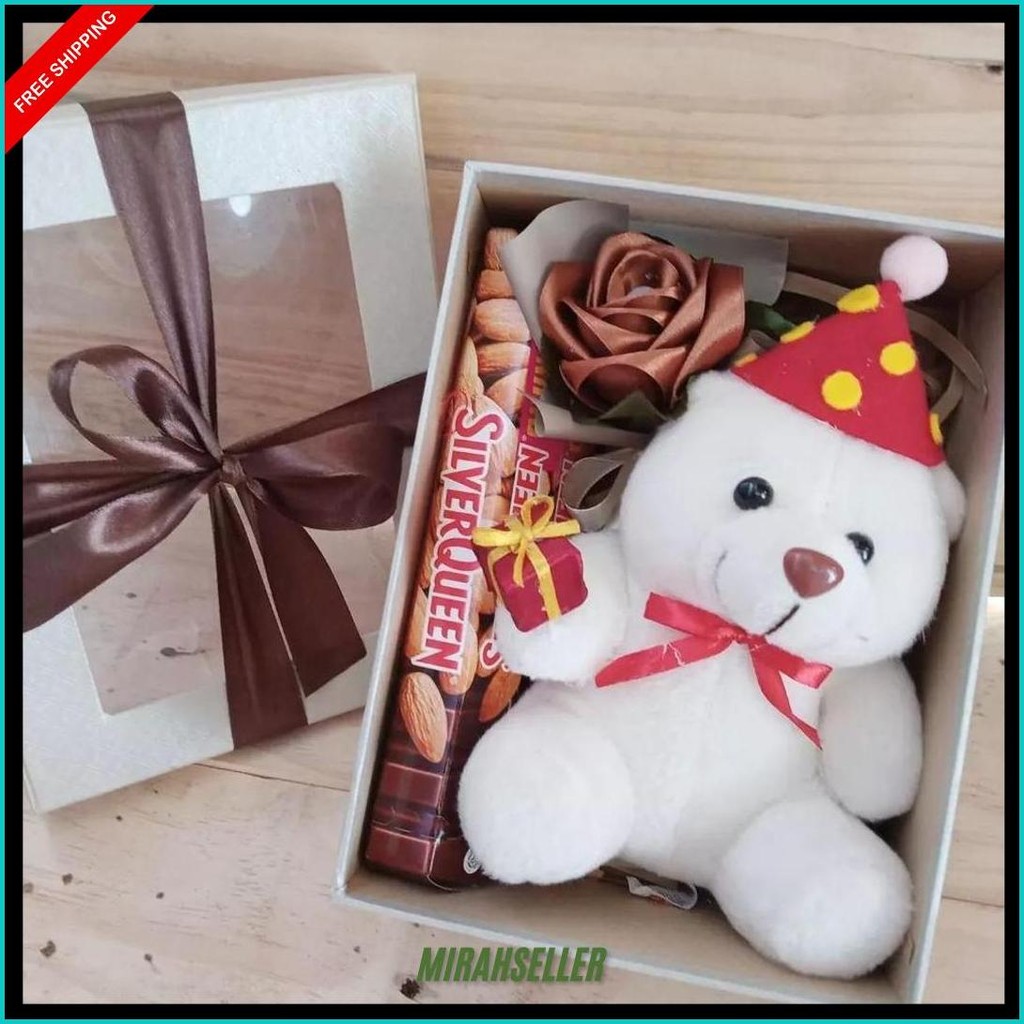 

Gift Box Hampers Isi Boneka Buket Bunga Coklat Size 15X20 Cm Kado Hadiah Gratis Ongkir