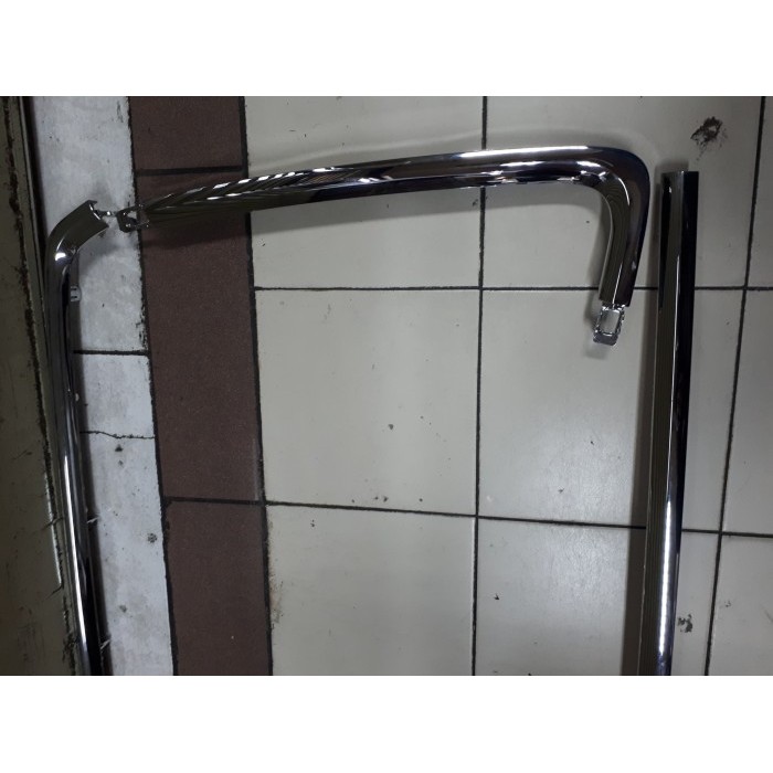 Garnish Grill Bemper Crum Kiri Kanan Mitsubishi Outlander 2012