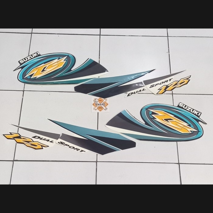 Striping 2004-2005 Hijau Ts125 Striping Tahun Muda Hijau Ts125 Stiker Bodi Ts125 Stiker Ts125 Stripi