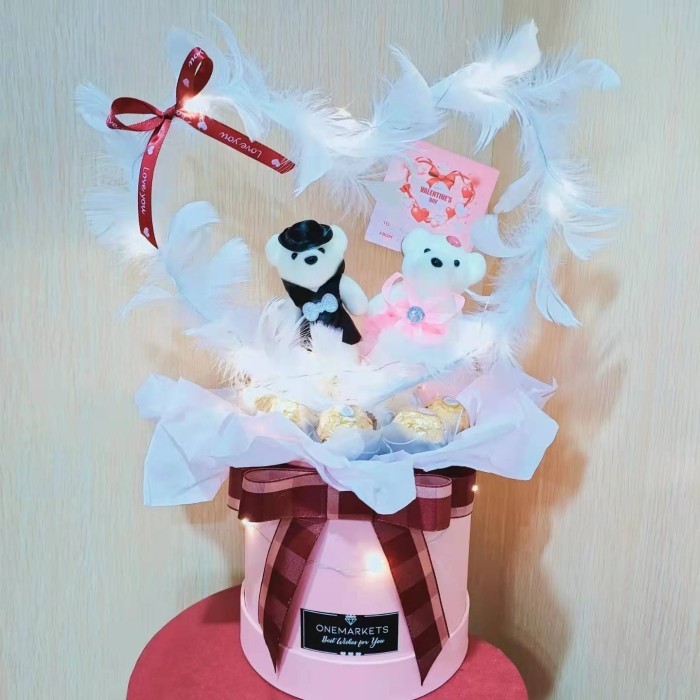 

VALENTINE BLOOMBOX 9 COKLAT FERRERO - BONEKA COUPLE LOVE - VAL22-BB01
