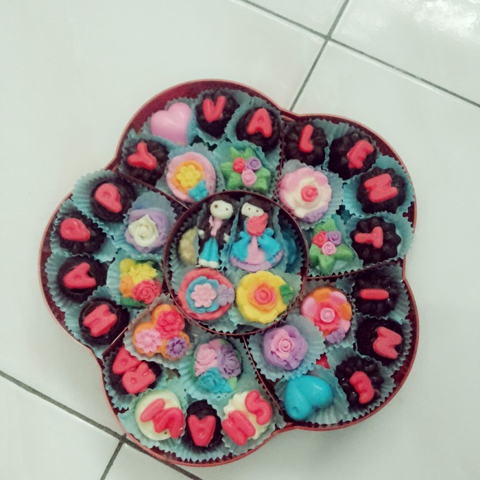 

COKLAT VALENTINE TOPLES BUNGA COUPLE(BISA REQ TULISAN)