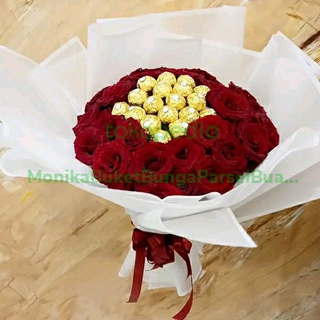 

BUKET VALENTINE BUCKET VALENTINE BUNGA MAWAR DAN COKLAT FERRERO