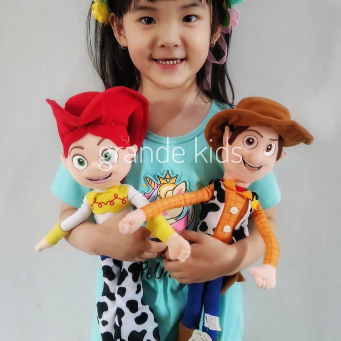 

BONEKA TOYS STORY WOODY JESSIE