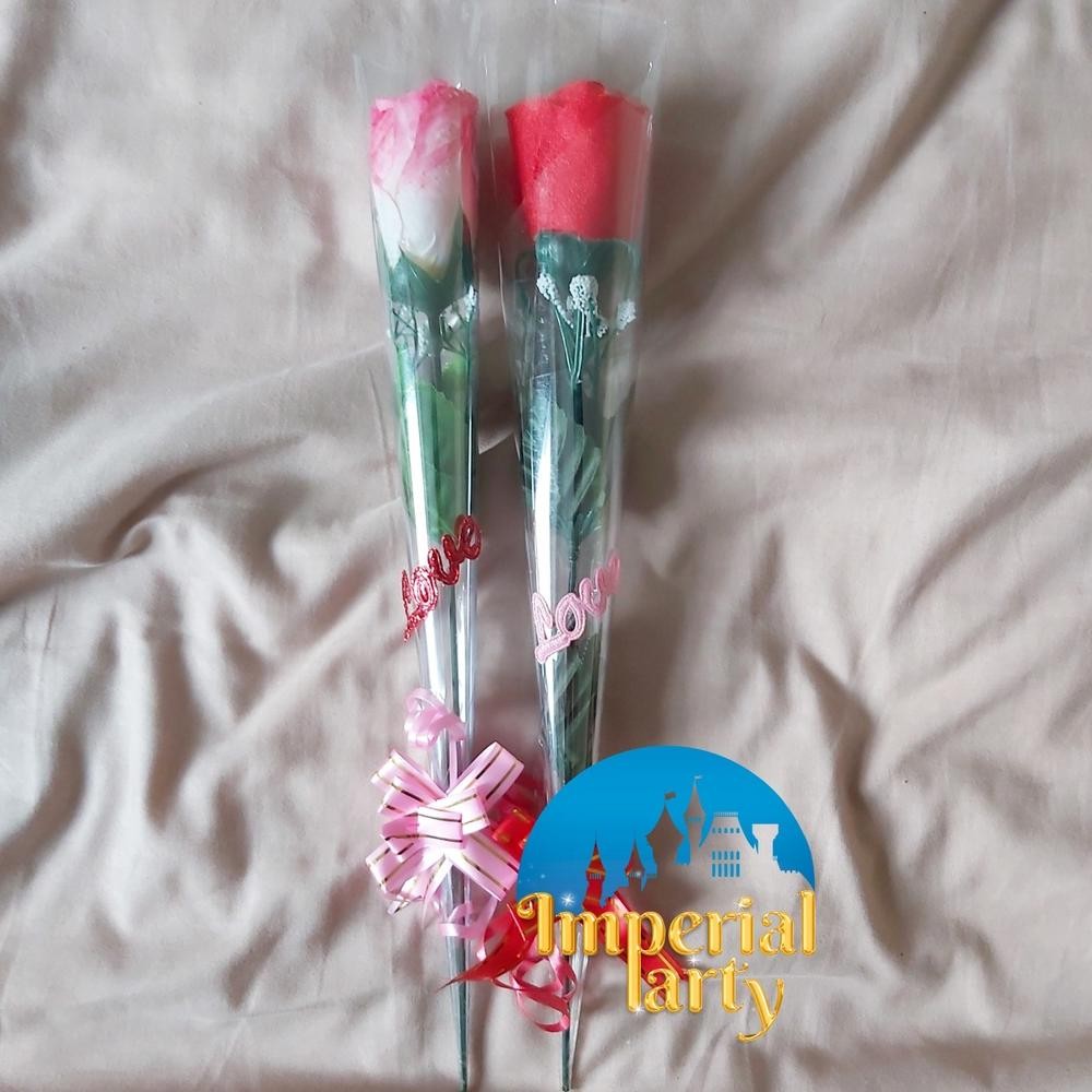 

tu-67 Paket Coklat Valentine Love Hati Isi 18 Dan Bunga Hemat