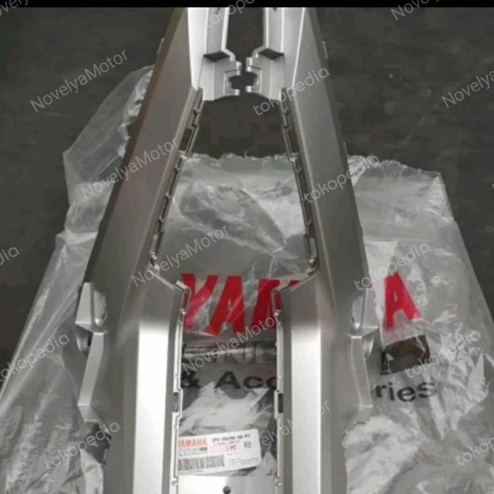 Cover Sambungan Tengah Mxking Mx King Silver Ori 2Pv-F842M-00-P2 Baru