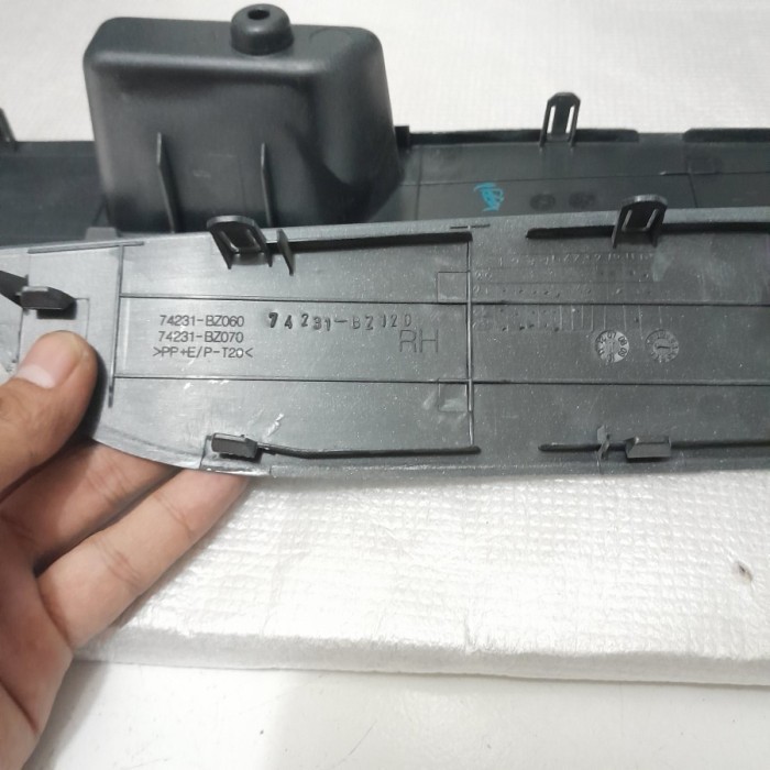 Panel Arm Rest Door Trim Daihatsu Luxio Original