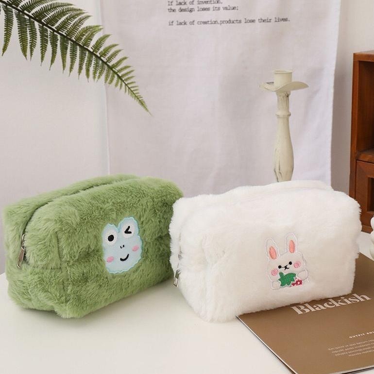 

KT78 [MILOLI] Kotak Pensil FURRY CARTOON FROG L0TS0 RABBIT Pouch Fluffy Pencil Bag Tempat Pensil Resleting Stationery - F0242 Termurah