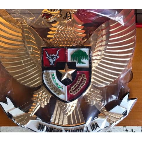 Patung Burung Garuda Bahan Kayu