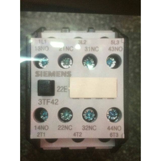 Contactor / Kontaktor Tipe 3TF42-22 Siemens