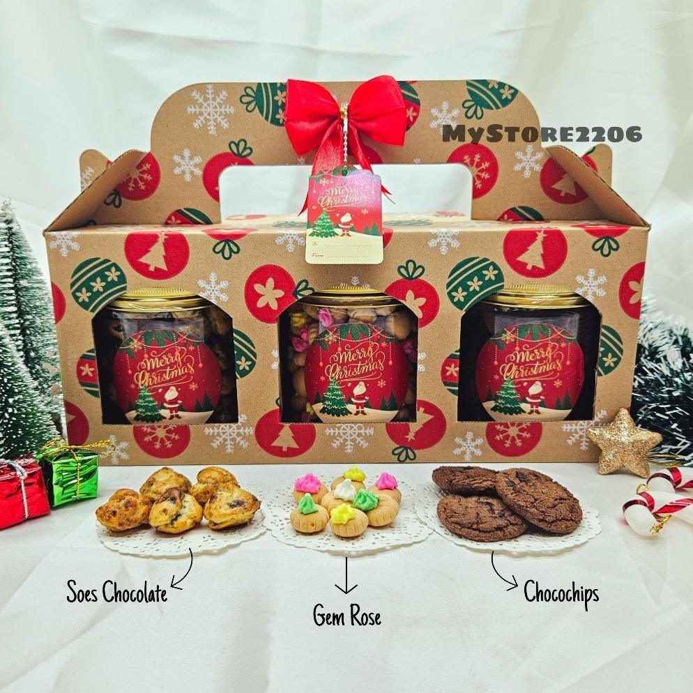 

SPECIAL Hampers Parcel Natal 2024 Cookies Kue Kering Choco Chips, Gem Rose, Soes Chocolate isi 3 Jar 600ml / Hampers Merry Christmas Aza-125