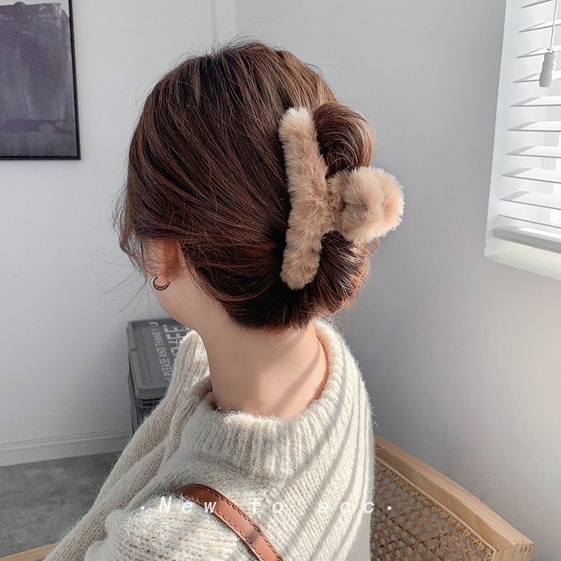 

JEPIT RAMBUT MOTIF BULU 12CM JEDAI KOREA BULU AKSESORIS RAMBUT WANITA HAIR CLAW CLIPS