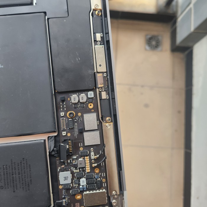 ORIGINAL LOGIC BOARD MACBOOK AIR M1 A2337