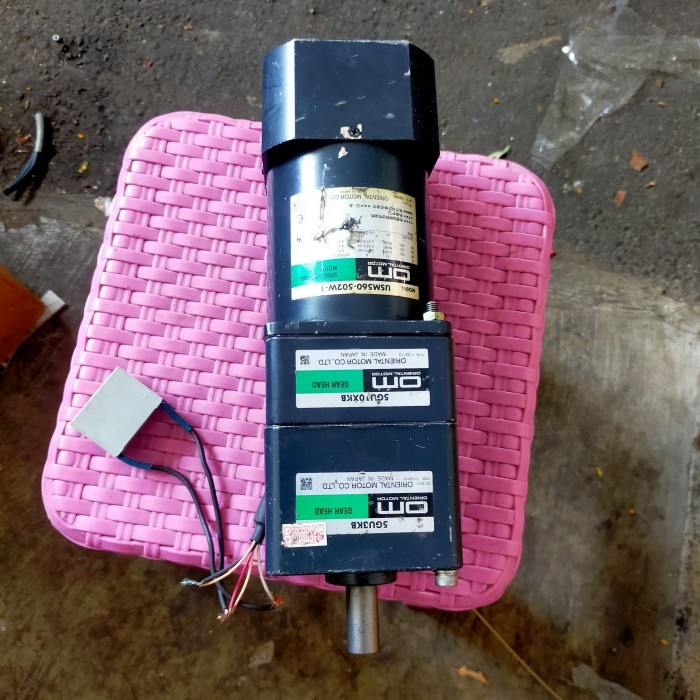 DINAMO GEARBOX 220VOLT 90W