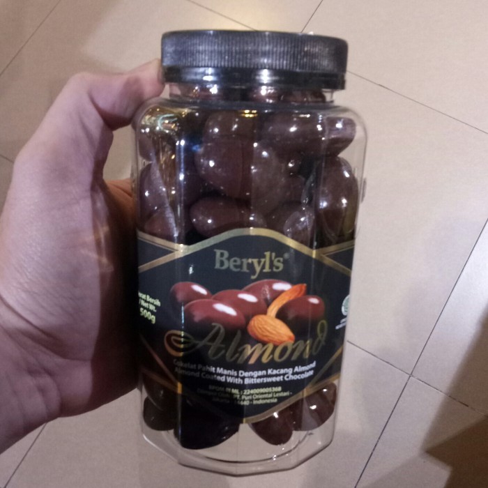 

beryl's almond coklat pahit manis dengan kacang 500gr