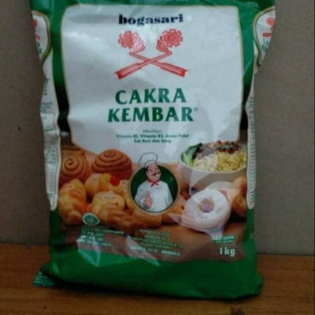 

TEPUNG TERIGU CAKRA 1 kg PREMIUM