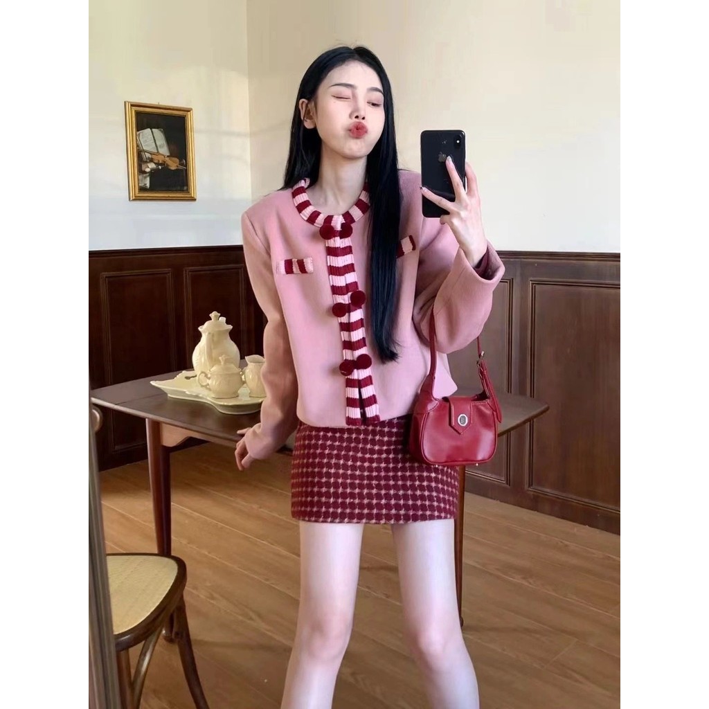 [Cream Winnie]Jaket kardigan lengan panjang wol manis berwarna merah muda + rok pelangsing kotak-kot