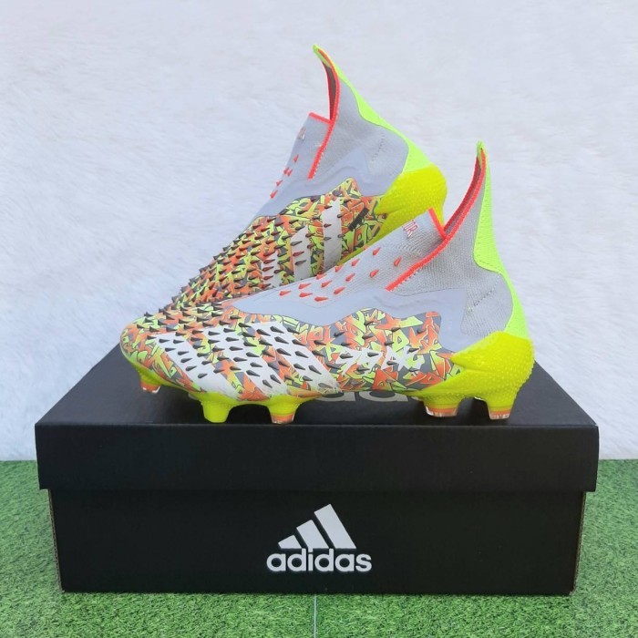 CUCI GUDANG SEPATU BOLA ANAK JUNIOR ADIDAS PREDATOR FREAK + NUMBERSUP - ORIGINAL