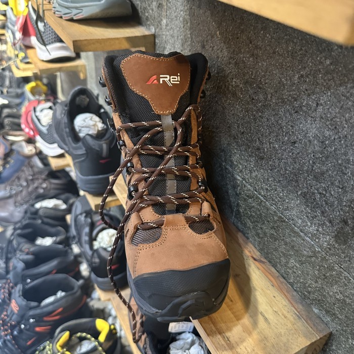 Sepatu Gunung Trekking Valiant Shoes - Arei Outdoor Gear