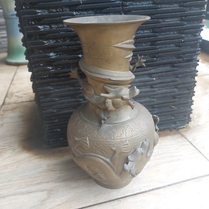 VAS ANTIK CINA DARI KUNINGAN