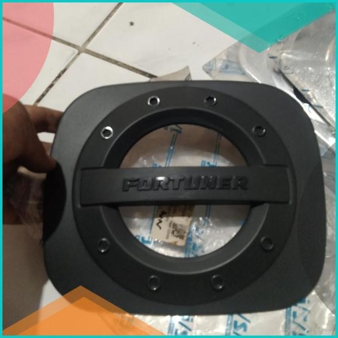 Tutup bensin mobil Toyota All new Fortuner vrz warna hitam dop 140BZ4