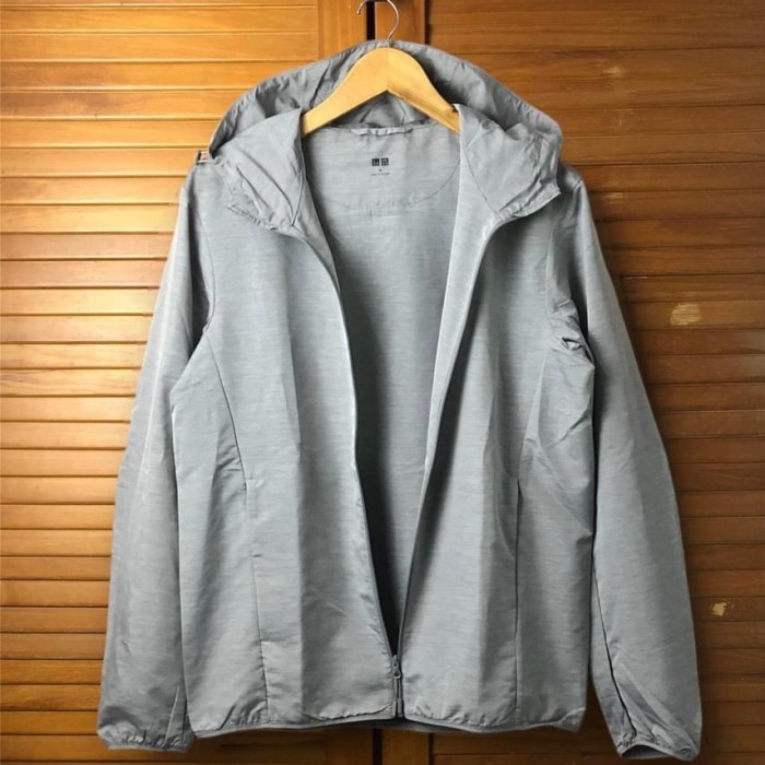 JAKET RUNNING UNIQLO PRIA