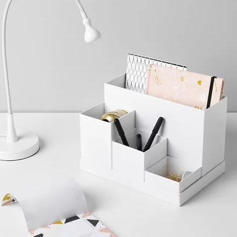 

TEMPAT PULPEN ALAT TULIS KANTOR PENGATUR MEJA KERJA 18X17 CM - PUTIH SNI 2410T