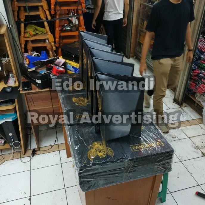 

MAP UPACARA MAP PERLENGKAPAN UPACARA MAP GARUDA PANCASILA READY STOCK NFNJ 2410T
