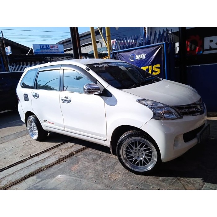 Paket Velg Mobil Avanza Ring 17 HSR PADDOCK plush ban accelera 215 45