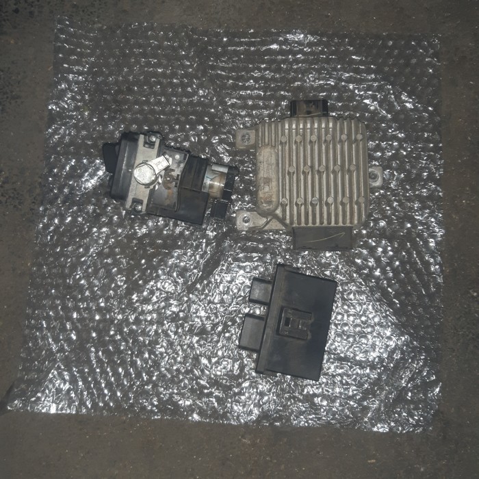 {Bekas} copotan Ecu Switch Dan Scu Keyless New Vario 150 2019 fullset Limited