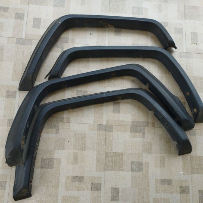 OVER FENDER DAIHATSU TAFT GT FEROZA ORIGINAL