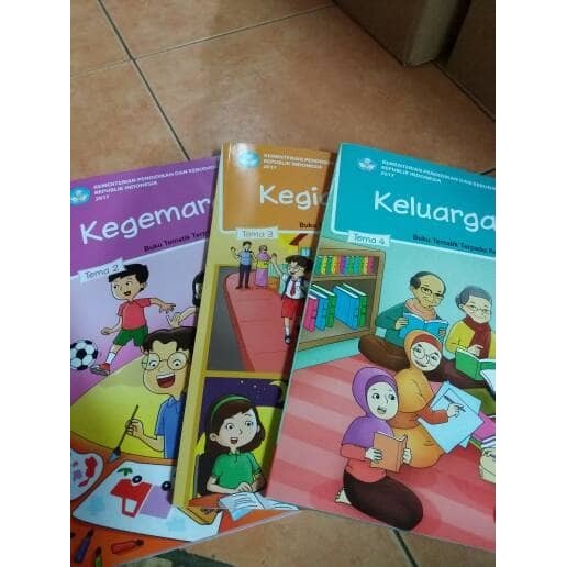 

Buku Tematik SD Kelas. 1 Tema 2,3,4 Kurikulum 2013 Edesi Revisi 2017