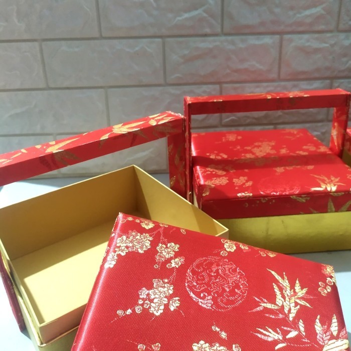 

Hard Box Cake Imlek New