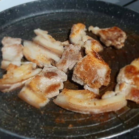 

Babi Panggang Karo (Daging Babi Muda & Berlemak)