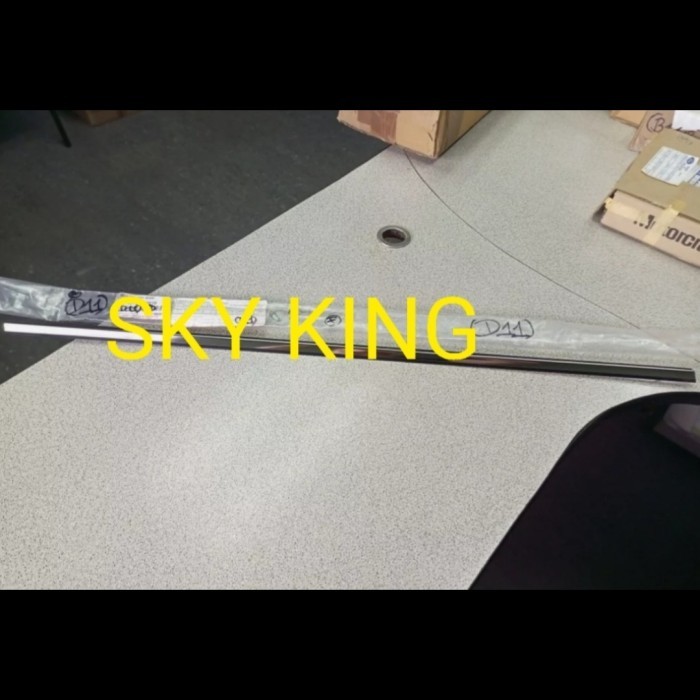 PELIPIT PLIPIT KACA LIST LUAR BELAKANG LAND CRUISER LC VX 80 VX80 LC80