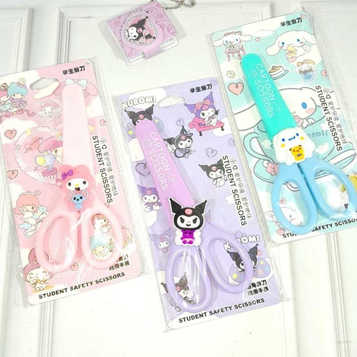 

Terbaru Gunting SANRIO Kuromi Melody Cinnamoroll Lucu FREE Pelindung / Gunting Kertas model Sanrio