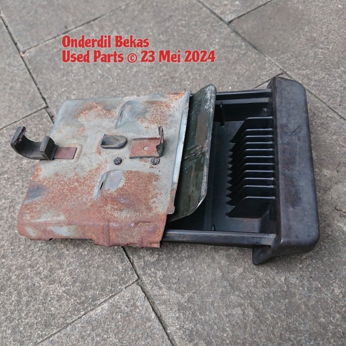 asbak dashboard toyota corona 2000 rt132