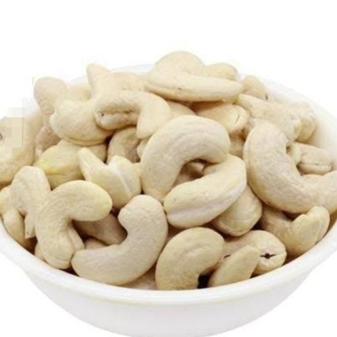 

New Kacang Mede/Mete Sulawesi Jumbo Mentah - Raw Cashew Nut 500 Gr