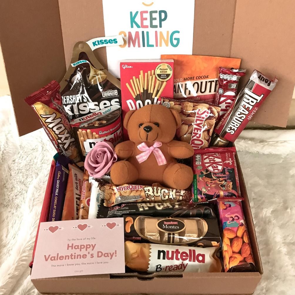 

Box Of Happiness - Kado Valentine / Gi Cokelat / Kado Cokelat / Kado Lebaran / Hampers Anniversary / Hampers Graduation / Hampers Birthday / Hampers Wisuda / Hampers Ulang Tahun / Hampers Valentine / Hampers Lebaran / Natal / Christmas