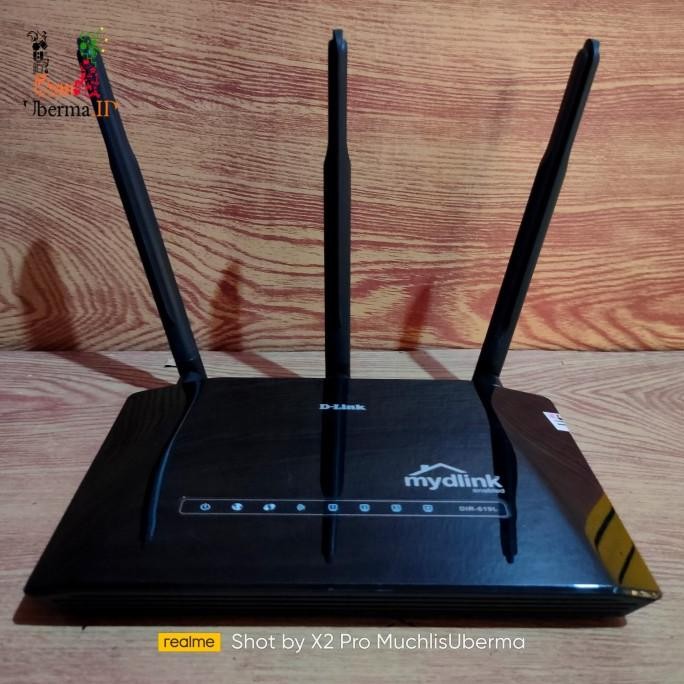 D-Link DIR-619L Wireless N 300 Cloud Router High Power 3 antenna