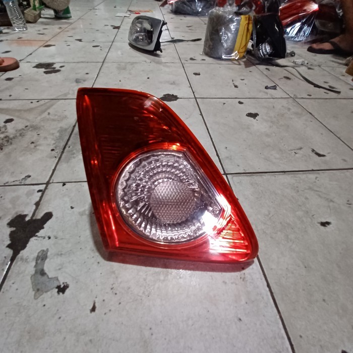 Reflektor lampu bagasi corolla altis 2009 kiri
