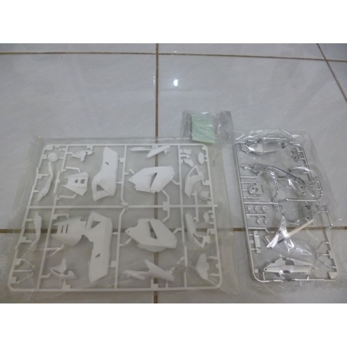 Model Kit Tamiya 1/12 Pons RC211V 2003 Max Biaggi No.3