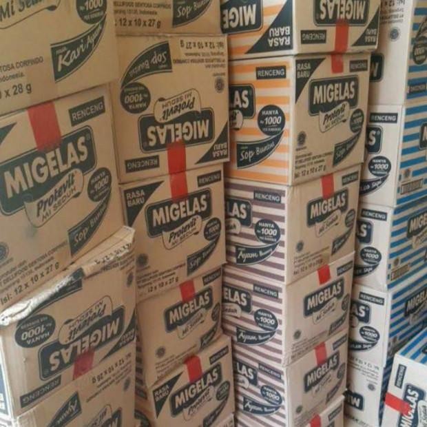 

1 Dus Gelas Rasa Soto Ayam,Kari Ayam,Ayam Bawang,Baso Sapi,Sosis Bbq Gelas Goreng Isi 12 Renceng