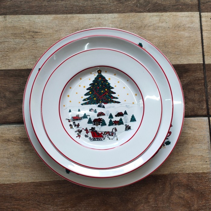 

Natal Piring Porceline/Piring Christmas/Piring Natal/Piring Set Isi 3 pcs. Limited