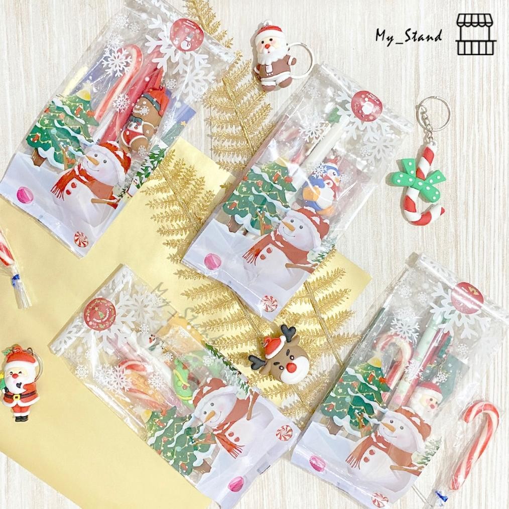 

Parcel Natal Snowlicious Christmas Hampers Murah Mistletoe Bingkisan Gulali Permen Tongkat Odemei Pen Gantungan Kunci Candy Cane Gift Anak Souvenir Santa Rusa Pohon Natal Notes Kaos Kaki Notebook Snowman Sinterklas Hadiah Sekolah Minggu Kilat