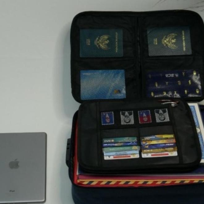 

F81 DOCUMENT STORAGE BAG / TAS DOKUMEN BERGEMBOK BERPASWORD AMAN